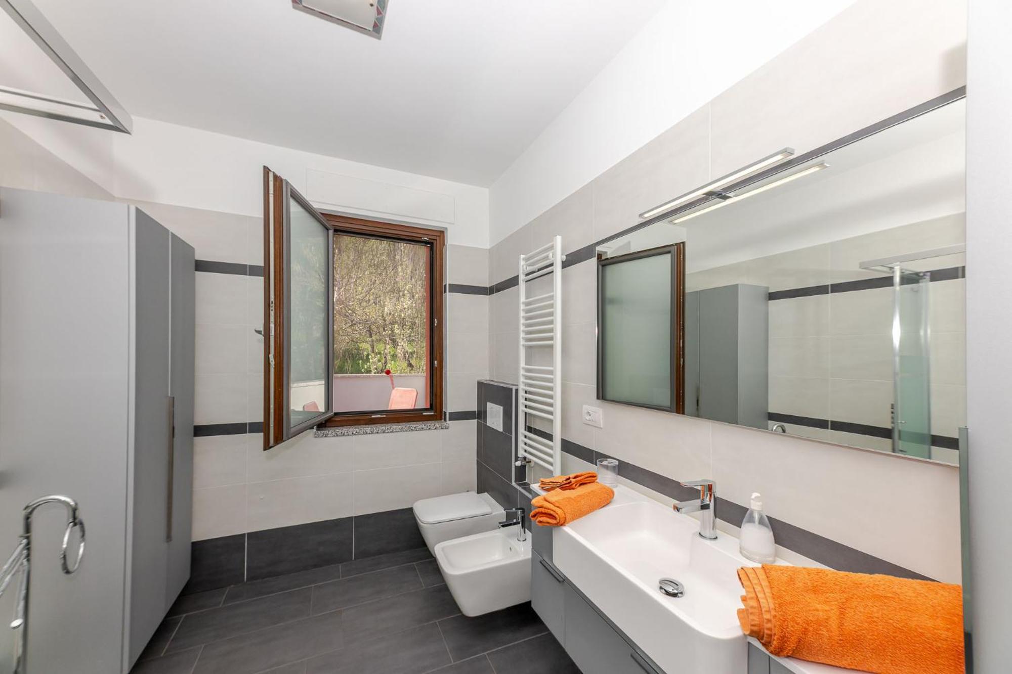 Casa Elena - Bella Vista Lago Germignaga エクステリア 写真